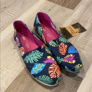 Tropical Leaves Toms